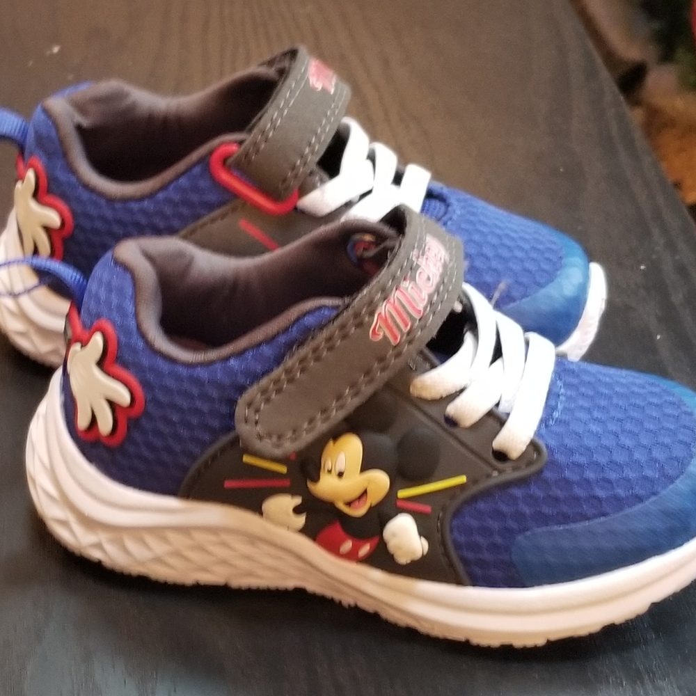 NWOT Mickey Mouse Tennis Shoes